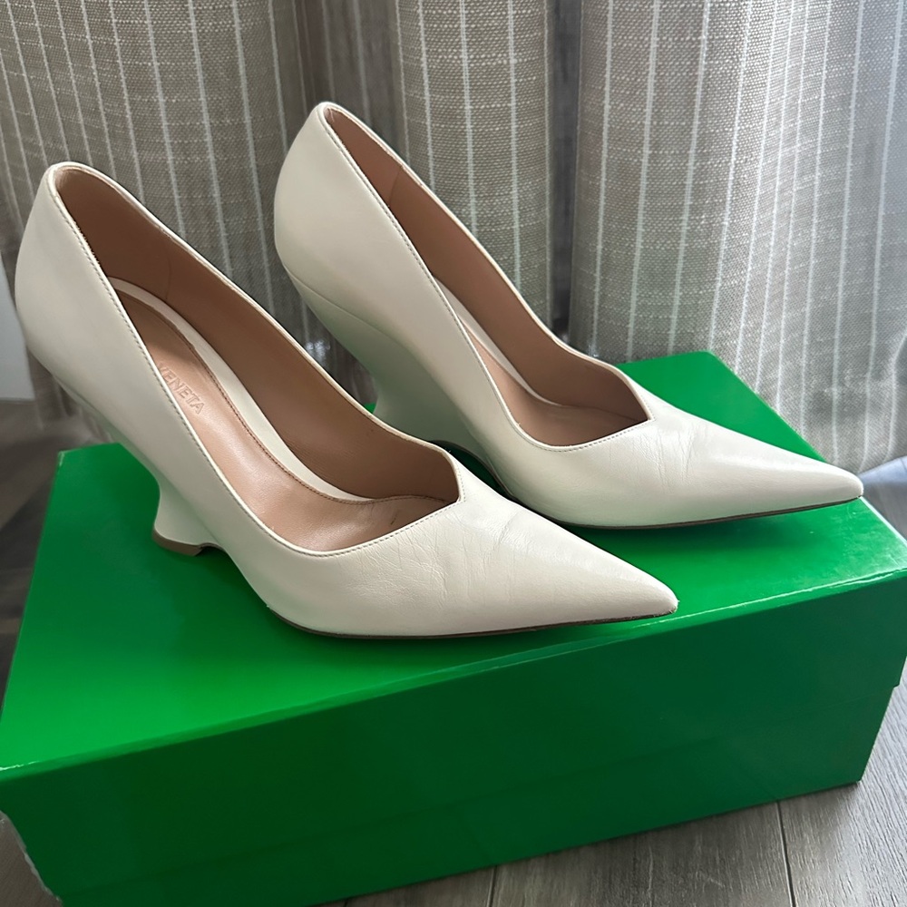 Bottega Veneta White Punta Pump